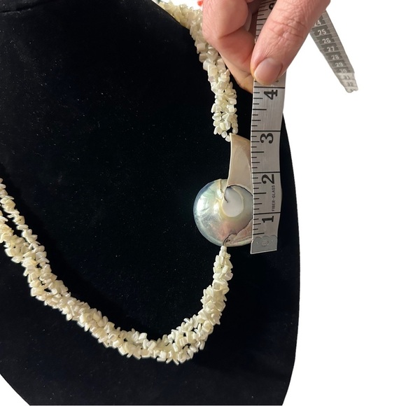Vtg Bold 3 Strain Shell Beads Beach Necklace with Huge Natural Shell Pendant 27” - Picture 6 of 10